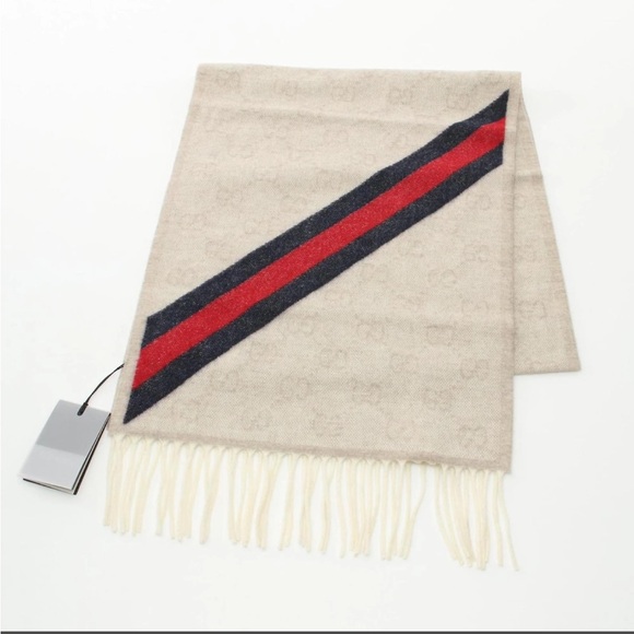🔥🔥🔥NWT Authentic GUCCI scarf 100% wool - Picture 2 of 9